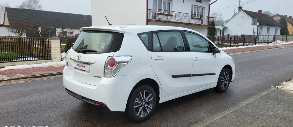 Toyota Verso cena 32900 przebieg: 185200, rok produkcji 2014 z Włodawa małe 436